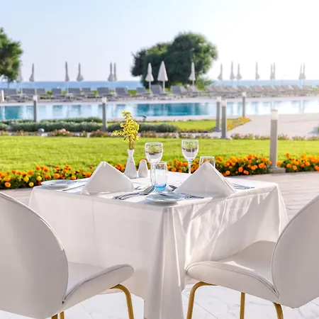 Ivi Mare - Designed For Adults By Louis Otel Geroskipou