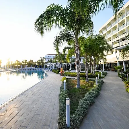 Ivi Mare - Designed For Adults By Louis 5*