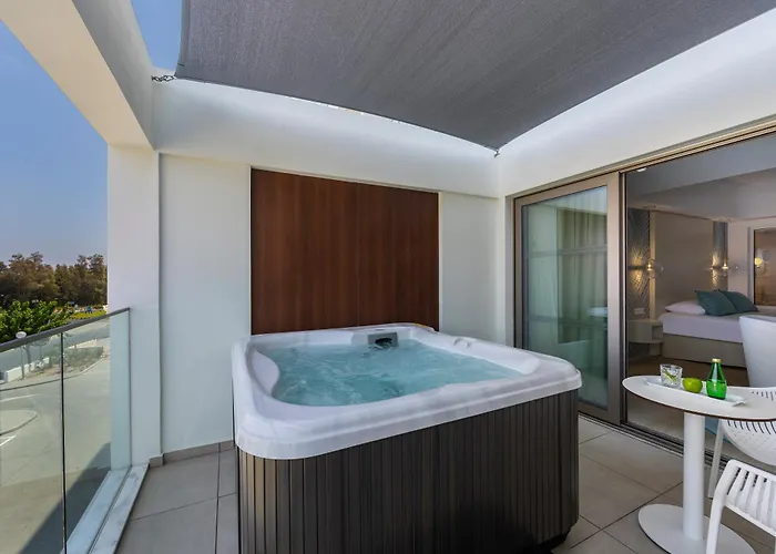 Ivi Mare - Designed For Adults By Louis 5* Geroskipou